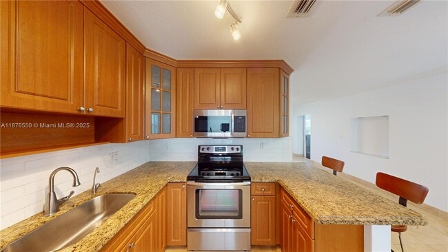 Building Photo - 7 Montilla Ave