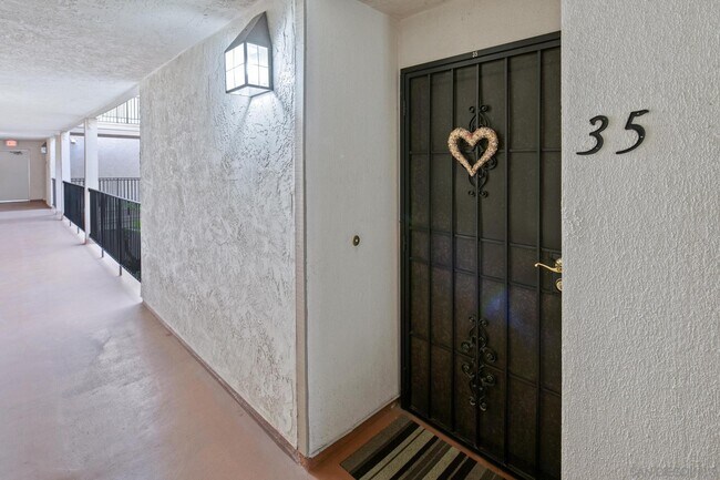 Building Photo - 6877 Caminito Mundo