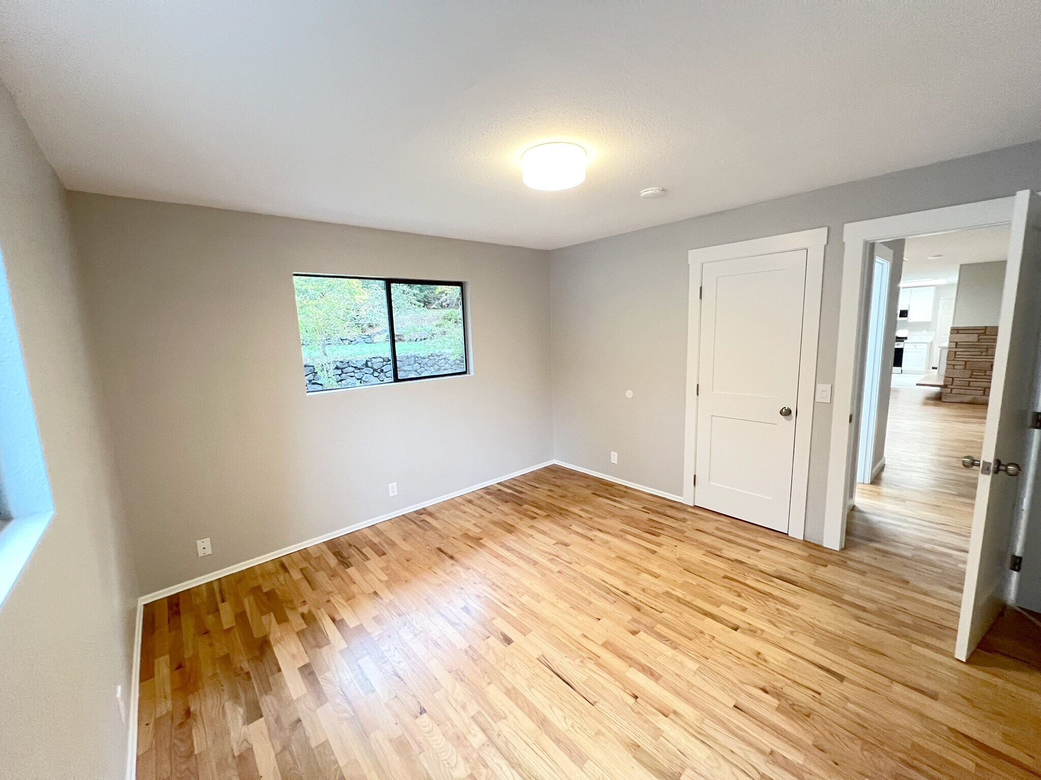 Building Photo - 6519 Illahee Rd NE