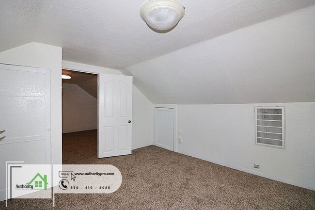 Building Photo - 1840 Heller Ln