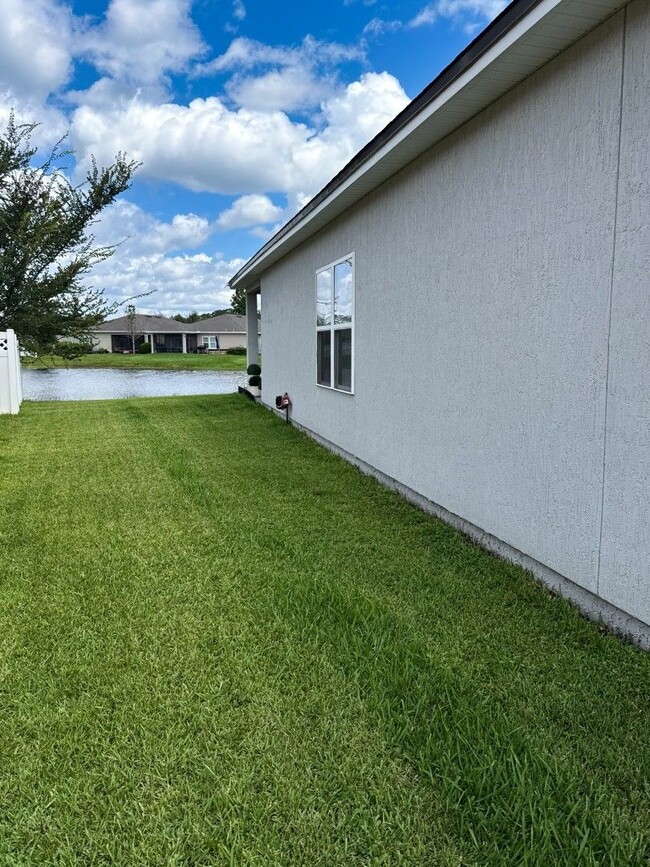 Building Photo - 671 Charter Oaks Blvd
