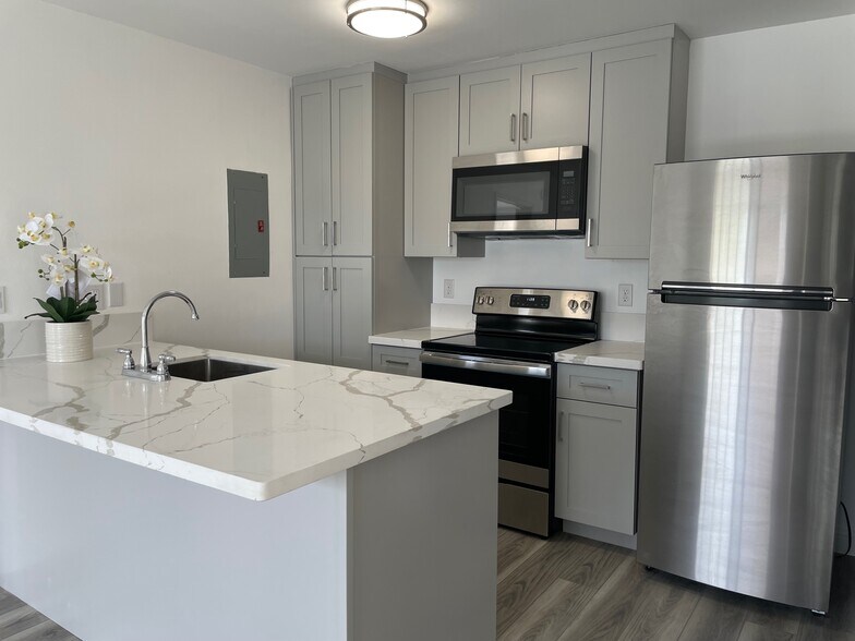 Building Photo - 94-1081 Kepakepa St