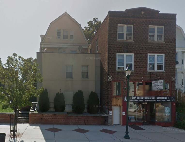 Building Photo - 114 Kearny Ave