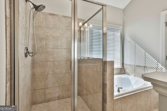 Building Photo - 205 Lexington Village