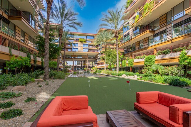 Building Photo - 7131 E Rancho Vista Dr