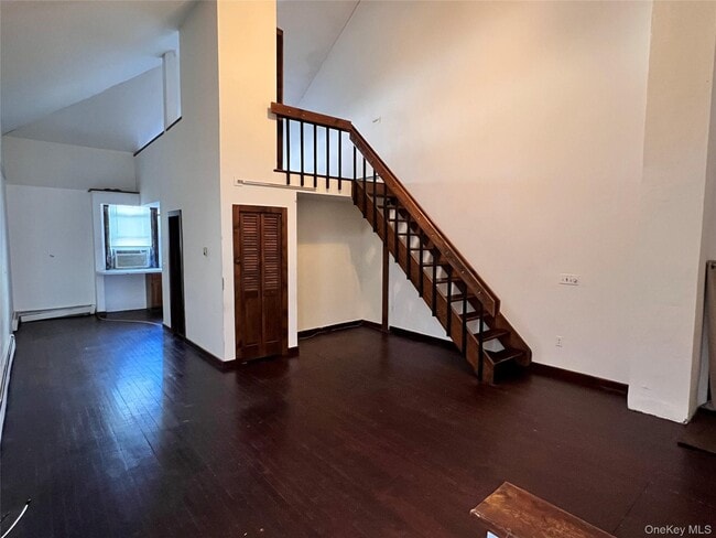 Building Photo - 12 Bridge