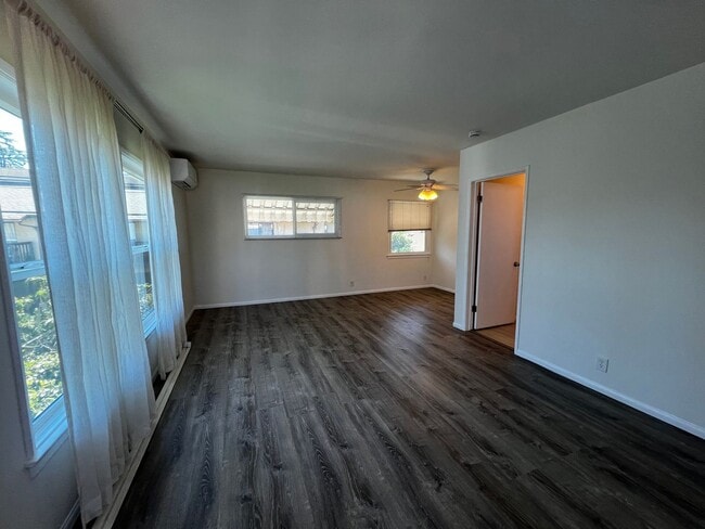 Building Photo - 2 Bedroom 1 Bath Apartment for Rent in Arcadia with New Ductless A/C