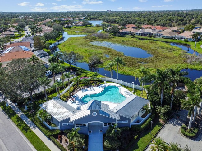 Building Photo - 3 Bed, 2 Bath Single Family Home in Sarasota