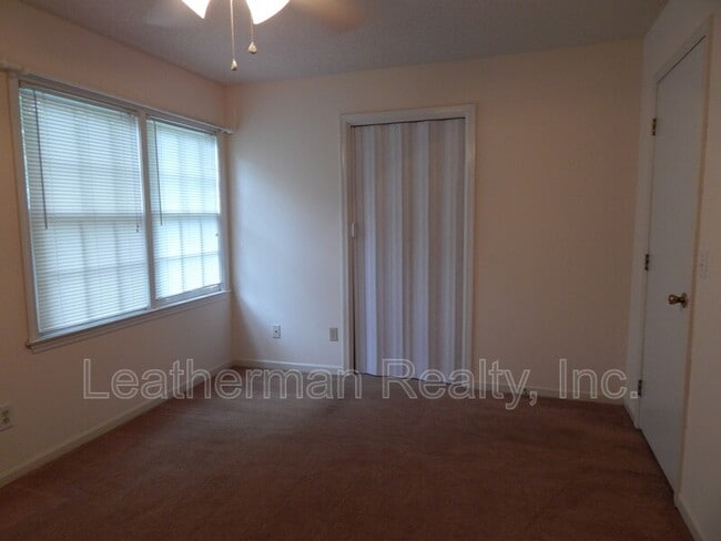 Building Photo - 738 Coventry Ln