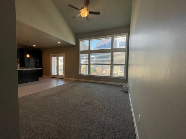 Building Photo - Move-In Ready Home in the Heart of Sandy