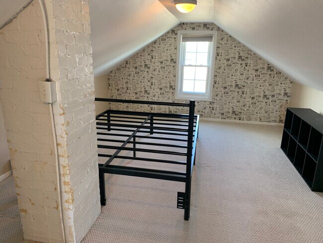 Building Photo - 3713 Busse St