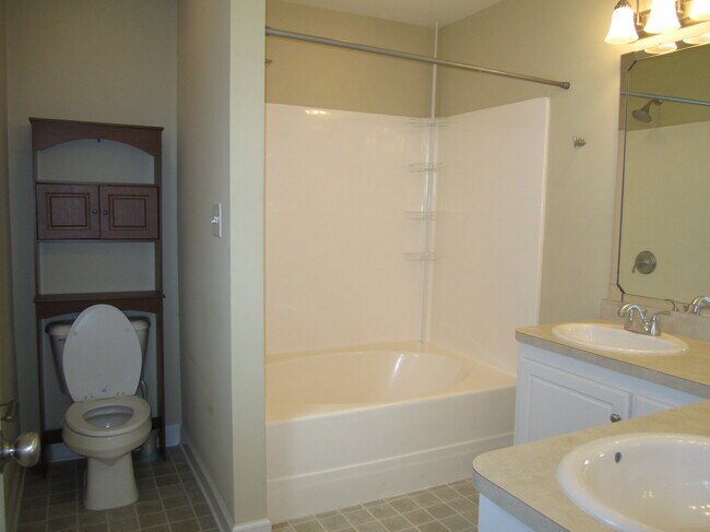 Building Photo - 1307 S Taylor St