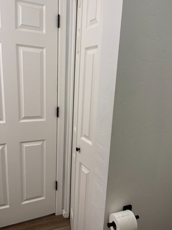 Building Photo - 515 E 6th St