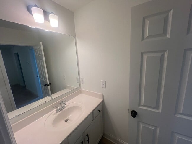 Building Photo - 312 Traywick Pl