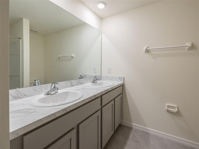 Building Photo - 3820 Mannered Gold Ave