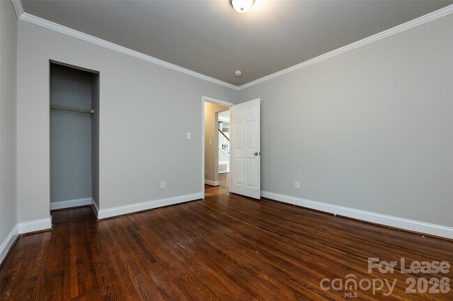 Building Photo - 1225 Kennon St