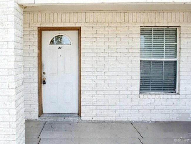 Building Photo - 10 US-83