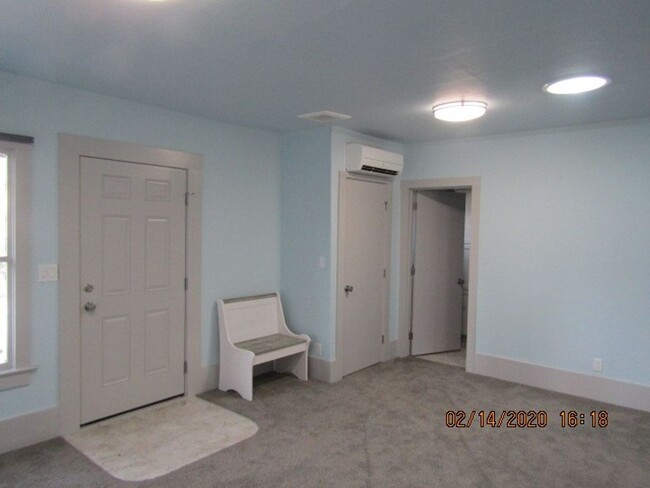 Building Photo - Newly Refurbished Jacksonville Cottage 1be...