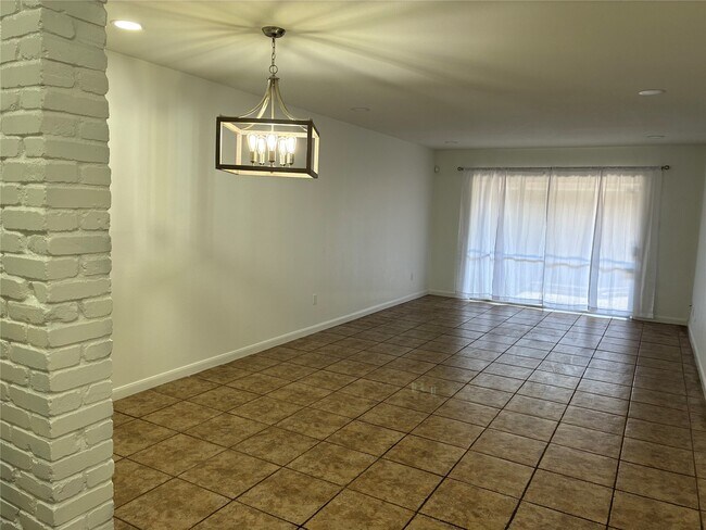 Building Photo - 13026 Trail Hollow Dr