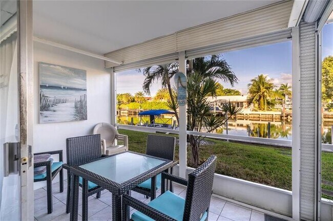 Building Photo - 470 Paradise Isle Blvd
