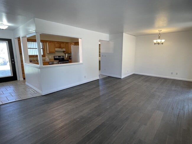 Building Photo - 820 48th St S