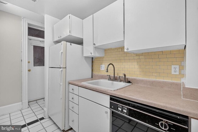 Building Photo - 1736 18th St NW