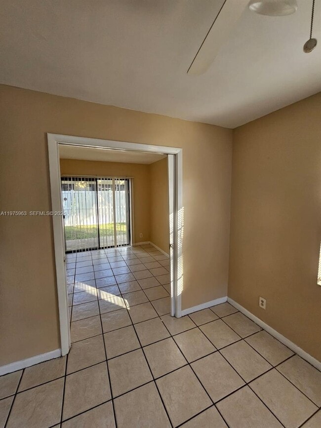 Building Photo - 11616 NW 35th Ct