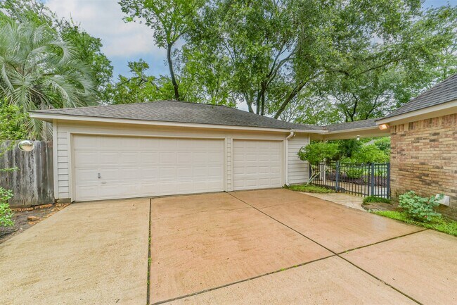 Building Photo - 2214 Cherrytree Ridge Ln