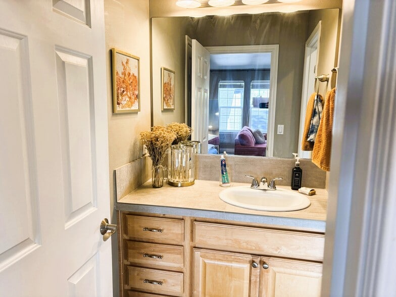 Building Photo - 19487 Blue Lake Loop