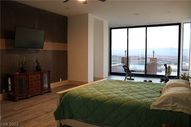 Building Photo - 674 Falcon Cliff Ct