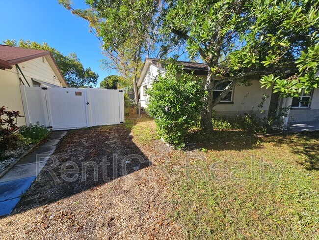 Building Photo - 7734 Candle Dr