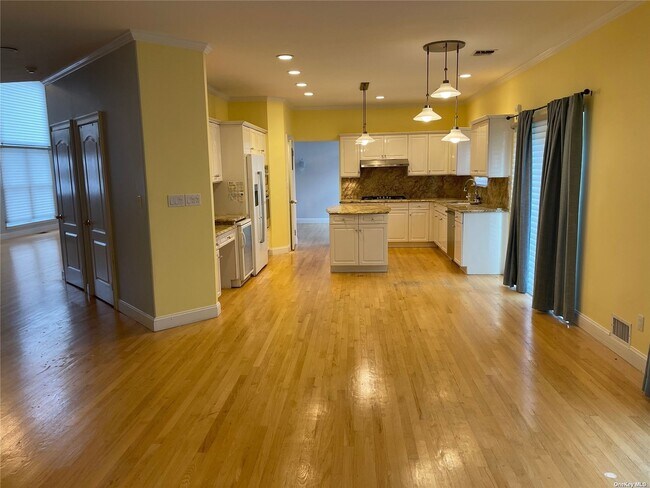 Building Photo - 9 English Ivy Ln