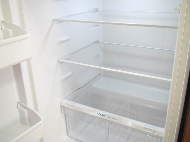 Building Photo - 33 N Clifton Ave