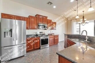 Building Photo - 561 E Via Puente De La Lluvia