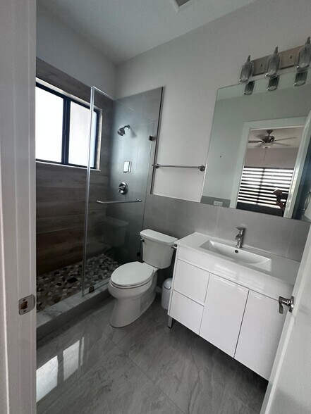 Building Photo - 6422 Coral Way
