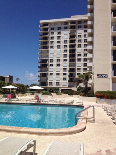 Community Swimming Pool - 1900 S Ocean Blvd