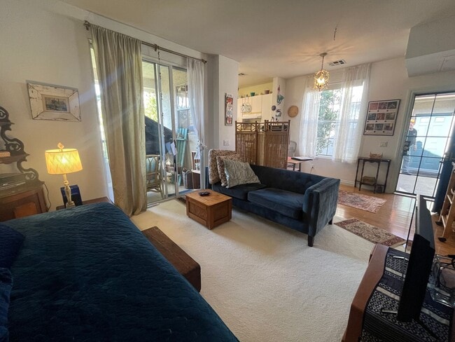 Building Photo - Stylish Second-Floor Condo in Sabre Springs – San Diego