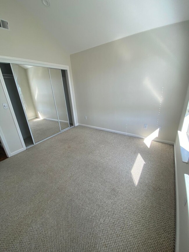 Building Photo - Upper Westside Santa Cruz Duplex