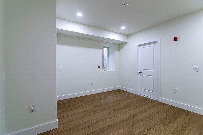 Building Photo - 3956 Parrish St