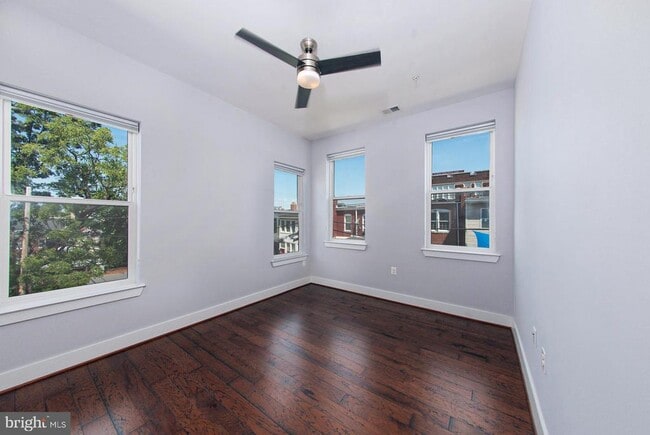 Building Photo - 3542 Warder St NW