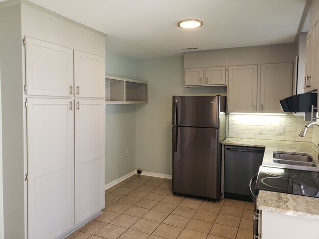 Building Photo - COMING SOON: Split bedroom in Davidson
