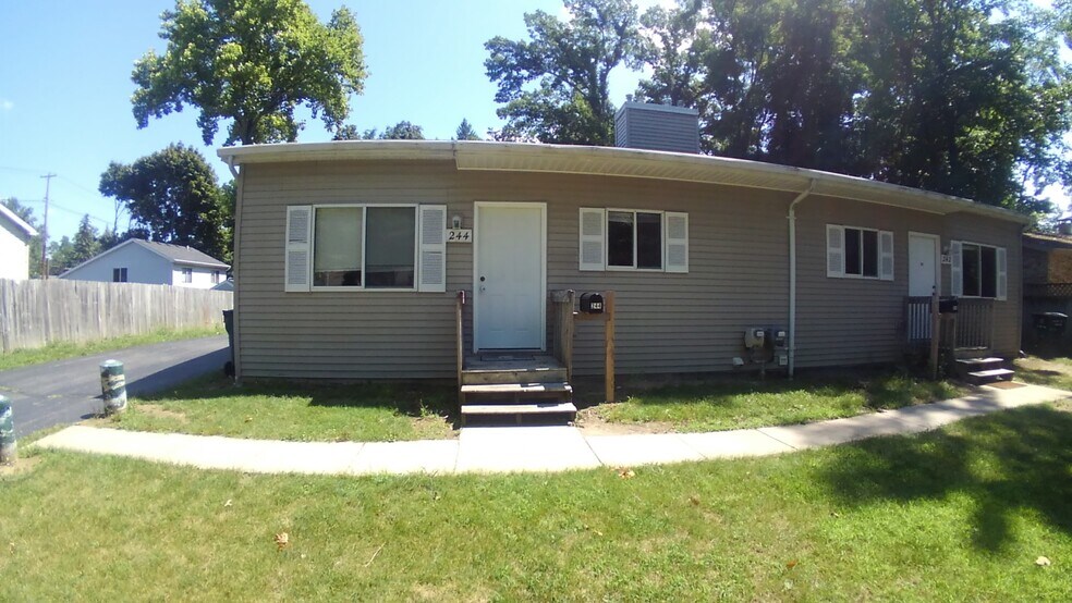 Primary Photo - 244 Spartan Ave