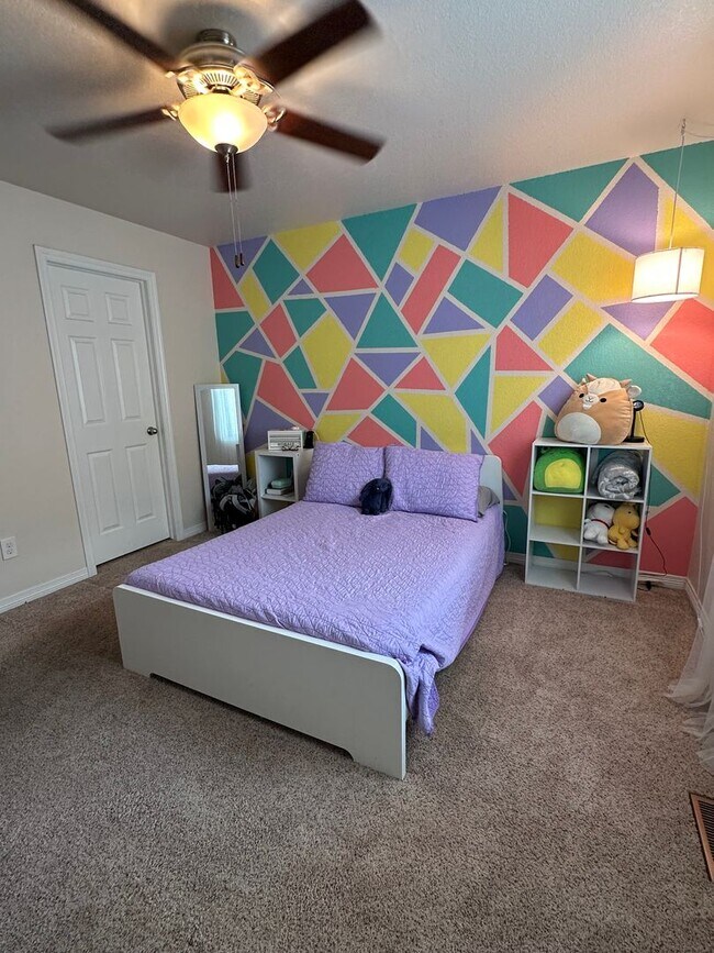 Building Photo - Spacious 5-Bedroom Smart Home Near Peterso...