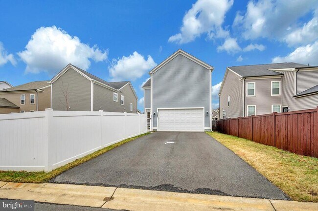 Building Photo - 1092 Aspen Rd