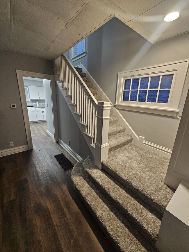 Building Photo - 1308 Loretta Ave