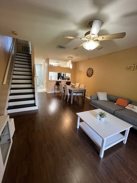 Primary Photo - 1132 Kennewick Ct