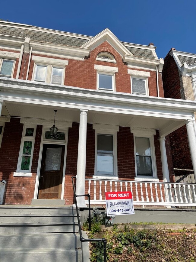 Building Photo - Newly Updated 3 bdrm/2 bath House Located ...