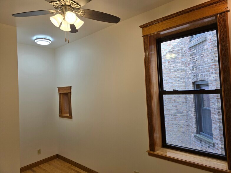 3rd bedroom - 1204 N Kedzie Ave