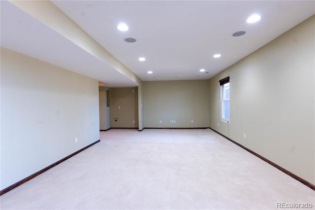 Building Photo - 2323 Dogwood Cir