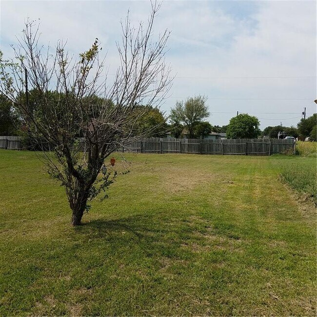 Building Photo - 107 Owen Cir